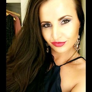 Meet your Posher, Candice